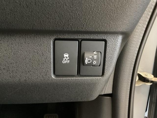 Ｎ－ＢＯＸカスタム コーディネートスタイル　中古スタッドレスタイヤ、純正メモリーナビ、ドライブレコーダー前後装着＋ＥＴＣ付　当社デモカー　ＬＥＤ　オートエアコン　Ｂカメラ　パーキングセンサー　ダブルエアバック　ドラレコ　スマ－トキ－　４ＷＤ（19枚目）