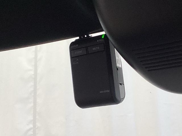 Ｎ－ＢＯＸカスタム コーディネートスタイル　中古スタッドレスタイヤ、純正メモリーナビ、ドライブレコーダー前後装着＋ＥＴＣ付　当社デモカー　ＬＥＤ　オートエアコン　Ｂカメラ　パーキングセンサー　ダブルエアバック　ドラレコ　スマ－トキ－　４ＷＤ（21枚目）