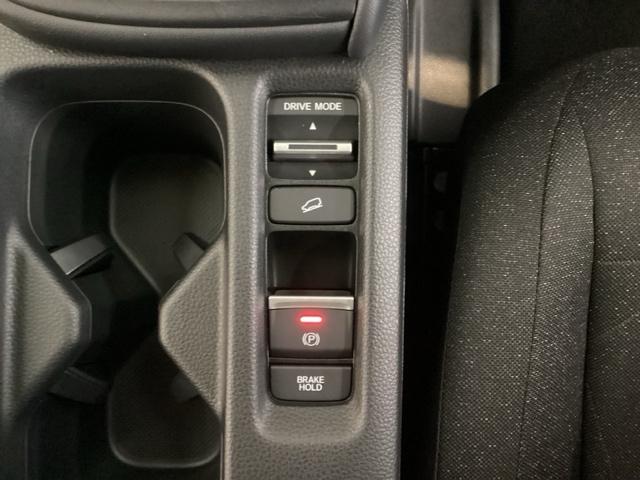 ヴェゼル ｅ：ＨＥＶＸ　光触媒抗菌消臭施工済　ドラレコ　障害物センサー　ナビ　シートヒーター　ＥＴＣ　ソナー　Ｒカメラ　クルコン　エアコン　シ－トヒ－タ－　スマキー　ＶＳＡ　ＬＥＤライト　ＤＶＤ　エアバッグ　ＡＢＳ　４ＷＤ車（10枚目）