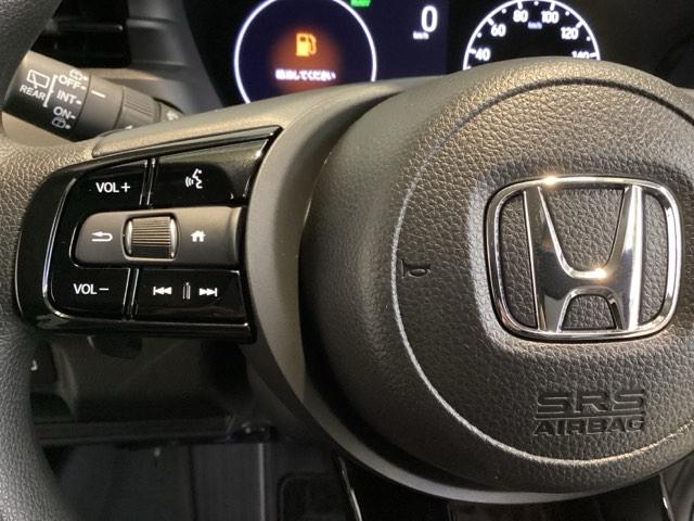 ヴェゼル ｅ：ＨＥＶＸ　光触媒抗菌消臭施工済　ドラレコ　障害物センサー　ナビ　シートヒーター　ＥＴＣ　ソナー　Ｒカメラ　クルコン　エアコン　シ－トヒ－タ－　スマキー　ＶＳＡ　ＬＥＤライト　ＤＶＤ　エアバッグ　ＡＢＳ　４ＷＤ車（13枚目）