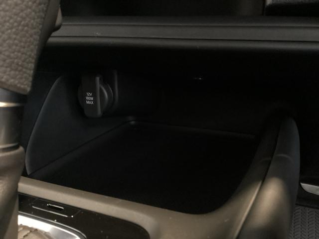 ヴェゼル ｅ：ＨＥＶＸ　光触媒抗菌消臭施工済　ドラレコ　障害物センサー　ナビ　シートヒーター　ＥＴＣ　ソナー　Ｒカメラ　クルコン　エアコン　シ－トヒ－タ－　スマキー　ＶＳＡ　ＬＥＤライト　ＤＶＤ　エアバッグ　ＡＢＳ　４ＷＤ車（20枚目）