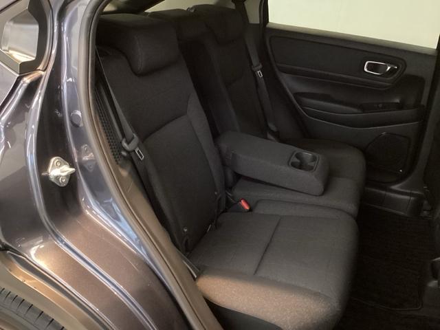 ヴェゼル ｅ：ＨＥＶＸ　光触媒抗菌消臭施工済　ドラレコ　障害物センサー　ナビ　シートヒーター　ＥＴＣ　ソナー　Ｒカメラ　クルコン　エアコン　シ－トヒ－タ－　スマキー　ＶＳＡ　ＬＥＤライト　ＤＶＤ　エアバッグ　ＡＢＳ　４ＷＤ車（22枚目）