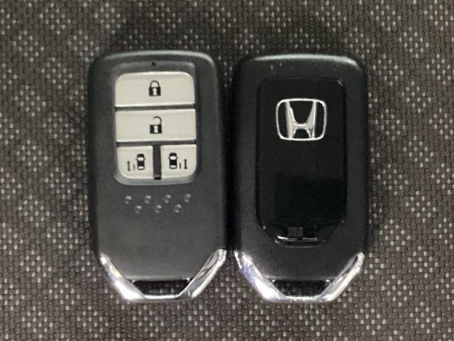 フリード＋ Ｇ・ホンダセンシング　いまコレ＋新品・フロアカーペットマット付　光触媒抗菌消臭施工済　衝突軽減Ｂ　ＤＶＤ可　両側電動ドア　Ｂモニター　ＥＣＯＮ　シートヒータ　ＬＥＤヘッドランプ　ドラレコ　４ＷＤ　オートクルーズコントロール（15枚目）