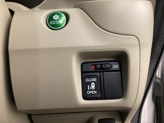 N-BOX G・Lパッケージ 光触媒抗菌消臭施工済 ナビ I-STOP ベンチ席 カラーバックモニター 全席PW イモビライザー 地TV AAC 横滑り防止 スマートキー DVD再生 ABS キーレスE パワーステアリング(13枚目)