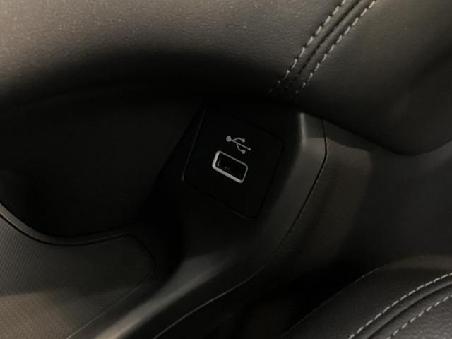 ＺＲ－Ｖ ｅ：ＨＥＶＺ　光触媒抗菌消臭施工済　障害物センサー　全周囲カメラ　ナビ　シートヒーター　ＥＴＣ　電動リアゲート　Ｐセンサー　レザー　Ｂカメラ　サイドエアバック　パワ－シ－ト　ＬＥＤヘッドライト　ＵＳＢ接続　地デジ（13枚目）