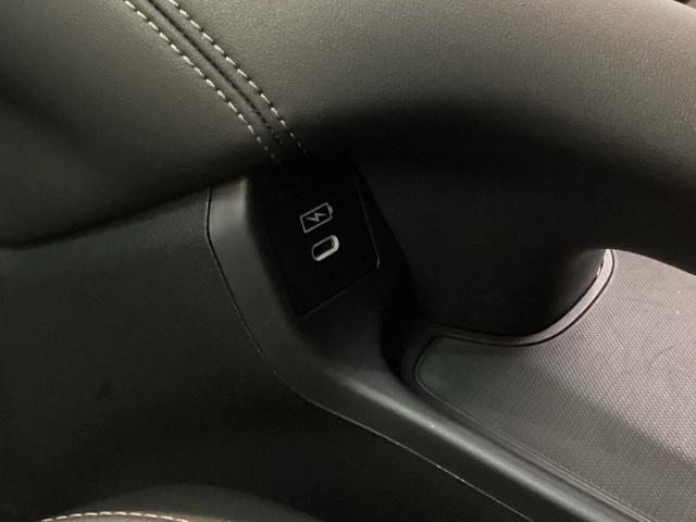 ＺＲ－Ｖ ｅ：ＨＥＶＺ　光触媒抗菌消臭施工済　障害物センサー　全周囲カメラ　ナビ　シートヒーター　ＥＴＣ　電動リアゲート　Ｐセンサー　レザー　Ｂカメラ　サイドエアバック　パワ－シ－ト　ＬＥＤヘッドライト　ＵＳＢ接続　地デジ（14枚目）