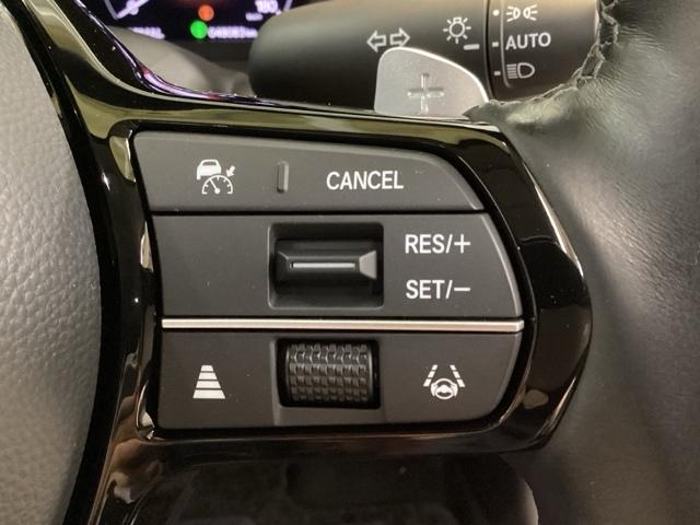 ＺＲ－Ｖ ｅ：ＨＥＶＺ　光触媒抗菌消臭施工済　障害物センサー　全周囲カメラ　ナビ　シートヒーター　ＥＴＣ　電動リアゲート　Ｐセンサー　レザー　Ｂカメラ　サイドエアバック　パワ－シ－ト　ＬＥＤヘッドライト　ＵＳＢ接続　地デジ（17枚目）