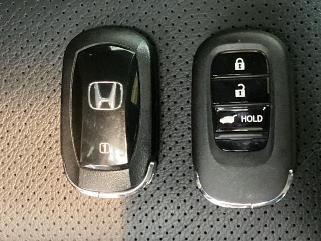 ＺＲ－Ｖ ｅ：ＨＥＶＺ　光触媒抗菌消臭施工済　障害物センサー　全周囲カメラ　ナビ　シートヒーター　ＥＴＣ　電動リアゲート　Ｐセンサー　レザー　Ｂカメラ　サイドエアバック　パワ－シ－ト　ＬＥＤヘッドライト　ＵＳＢ接続　地デジ（18枚目）