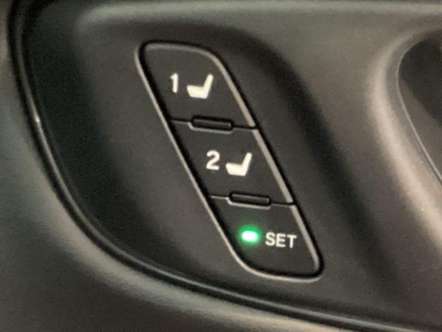 ＺＲ－Ｖ ｅ：ＨＥＶＺ　光触媒抗菌消臭施工済　障害物センサー　全周囲カメラ　ナビ　シートヒーター　ＥＴＣ　電動リアゲート　Ｐセンサー　レザー　Ｂカメラ　サイドエアバック　パワ－シ－ト　ＬＥＤヘッドライト　ＵＳＢ接続　地デジ（21枚目）