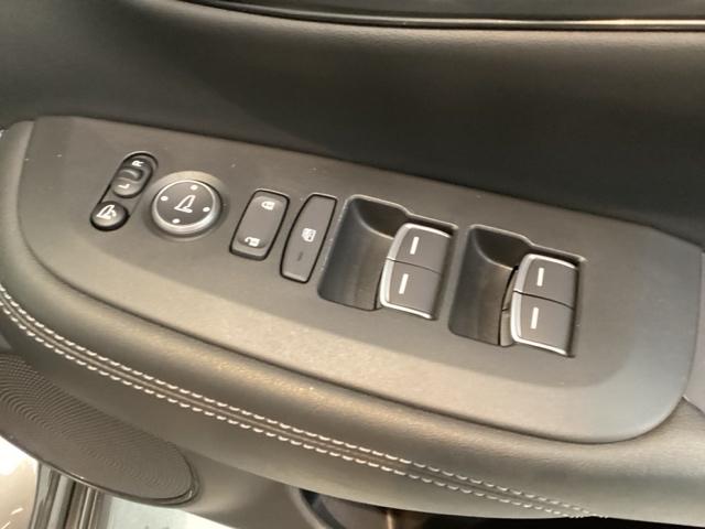 ＺＲ－Ｖ ｅ：ＨＥＶＺ　光触媒抗菌消臭施工済　障害物センサー　全周囲カメラ　ナビ　シートヒーター　ＥＴＣ　電動リアゲート　Ｐセンサー　レザー　Ｂカメラ　サイドエアバック　パワ－シ－ト　ＬＥＤヘッドライト　ＵＳＢ接続　地デジ（22枚目）