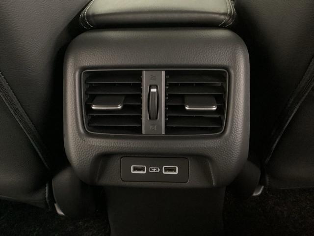 ＺＲ－Ｖ ｅ：ＨＥＶＺ　光触媒抗菌消臭施工済　障害物センサー　全周囲カメラ　ナビ　シートヒーター　ＥＴＣ　電動リアゲート　Ｐセンサー　レザー　Ｂカメラ　サイドエアバック　パワ－シ－ト　ＬＥＤヘッドライト　ＵＳＢ接続　地デジ（24枚目）