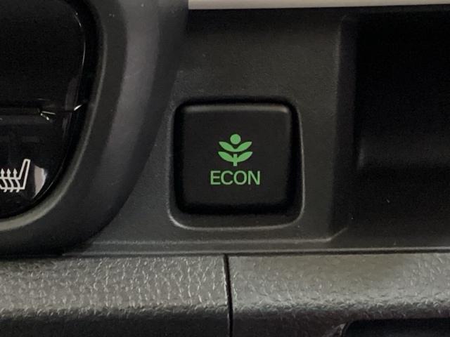 �d�b�n�m���[�h���n�m�ɂ���ƃA�N�Z���y�_���̓����ɑ΂���G���W���̔����ƃG�A�R���̐����؂芷���邱�ƂŁA�R��̂����^�]������h���C�o�[���y�_���𓥂񂾎��Ɠ����悤�ɃG���W���𐧌䂵�܂��B