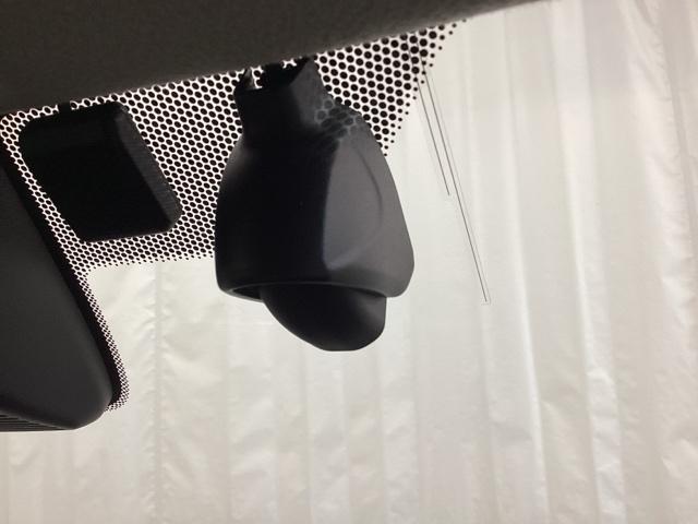 �h���C�u���R�[�_�[���O���̊Ď������Ă���܂��B�L�^���ꂽ���悪������̍ۂɒ��O�̏󋵂�c������菕���ƂȂ�܂��B���g�p���́A�ʓr�r�c�J�[�h���K�v�ɂȂ�܂��B