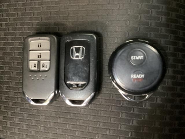 �X�}�[�g�L�[�t���ł�����h�A���b�N�̊J����уG���W���X�^�[�g���y�X�ł��B�d���X���C�h�h�A�̊J���߂��{�^���ő���ł��܂��B�����āA���������R���G���W���X�^�[�^�[�p�̑���L�[�����Ă��܂��B