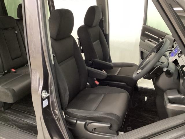 �����ł��^�]�����₷���悤�ɁA�V�[�g�̍��������@�\�i�V�[�g���t�^�[�j�����Ă��܂��B�L�������ɂ����������V�[�g�ɂ͕I�|���������Ă��蒷�����̉^�]�ł����ɂ����V�[�g�ł��B