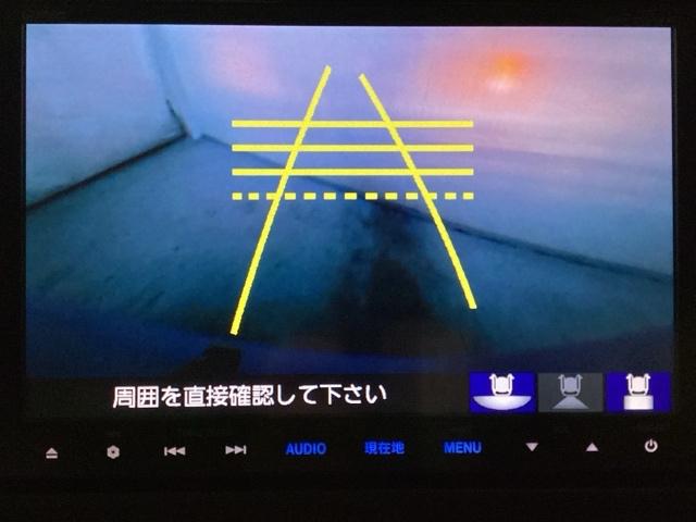 �o�b�N�ł̎Ԍɓ�������S�ł��I�@���A�J�������t���Ă���o�b�N���j�^�[�t�̃i�r�𑕔����Ă���܂��B����������Ă��苗��������ʂ���m�F�ł��܂��B