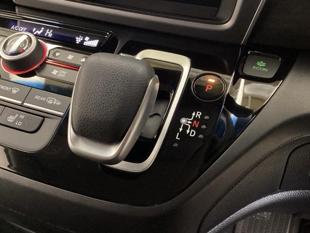 フリードハイブリッド ハイブリッド・Ｇブラックスタイル　いまコレ＋新品・フロアカーペットマット付　光触媒抗菌消臭施工済　ブレーキサポート　左右電動スライドドア　ＵＳＢ　リアカメラ　前席シートヒーター　イモビ　助手席エアバッグ　地デジ　ＶＳＡ　クルコン（10枚目）