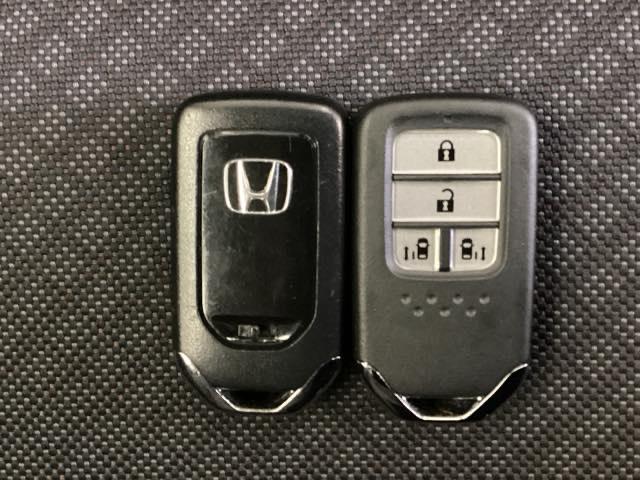 フリードハイブリッド ハイブリッド・Ｇブラックスタイル　いまコレ＋新品・フロアカーペットマット付　光触媒抗菌消臭施工済　ブレーキサポート　左右電動スライドドア　ＵＳＢ　リアカメラ　前席シートヒーター　イモビ　助手席エアバッグ　地デジ　ＶＳＡ　クルコン（15枚目）