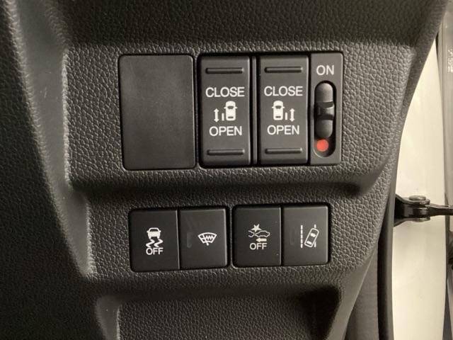 フリードハイブリッド ハイブリッド・Ｇブラックスタイル　いまコレ＋新品・フロアカーペットマット付　光触媒抗菌消臭施工済　ブレーキサポート　左右電動スライドドア　ＵＳＢ　リアカメラ　前席シートヒーター　イモビ　助手席エアバッグ　地デジ　ＶＳＡ　クルコン（16枚目）