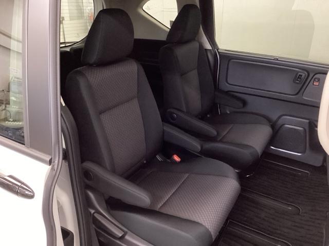 フリードハイブリッド ハイブリッド・Ｇブラックスタイル　いまコレ＋新品・フロアカーペットマット付　光触媒抗菌消臭施工済　ブレーキサポート　左右電動スライドドア　ＵＳＢ　リアカメラ　前席シートヒーター　イモビ　助手席エアバッグ　地デジ　ＶＳＡ　クルコン（19枚目）