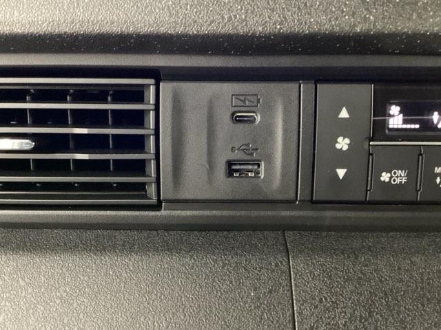 N-BOXカスタム ベースグレード 純正メモリーナビ 純正アルミホイール バックカメラ シートヒーター SOS通報ボタン ETC 片側電動スライドドア 前後ドライブレコーダー 障害物センサー ホンダセンシング 4WD フルセグテレビ(12枚目)