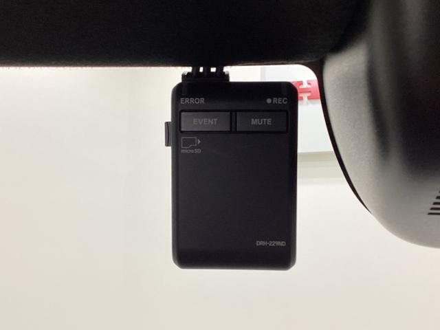 N-BOXカスタム ベースグレード 純正メモリーナビ 純正アルミホイール バックカメラ シートヒーター SOS通報ボタン ETC 片側電動スライドドア 前後ドライブレコーダー 障害物センサー ホンダセンシング 4WD フルセグテレビ(19枚目)