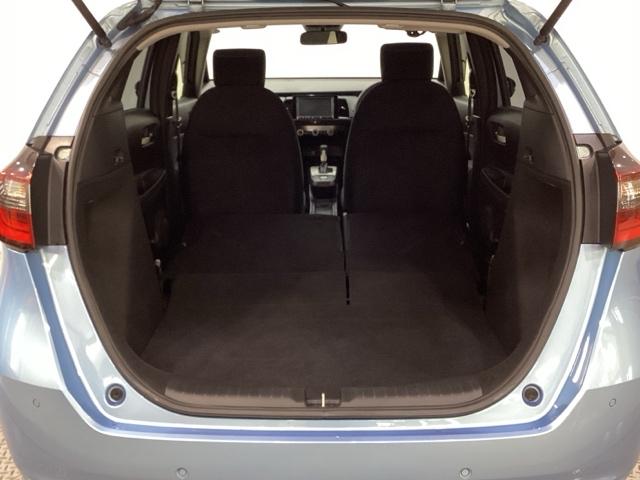 フィット ベーシック　純正メモリーナビ　ＥＴＣ　障害物センサー　サイドカーテンエアバック　サイドエアバッグ　ＬＥＤヘッドライト　４ＷＤ　ホンダセンシング　誤発進抑制機能　ＶＳＡ　フルセグＴＶ　ソナー　クルコン　スマートキー（20枚目）