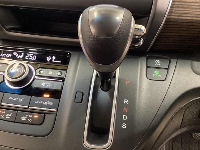 �b�u�s�Ԃ̃Z���N�g���o�[�ł��B�ᑬ���獂���܂ŁA�ϑ��V���b�N�̂Ȃ��X���[�Y�ȑ������������ƂƂ��ɁA�G���W�������̂悢�̈���ێ����邱�ƂŔR��ɂ��v�����܂��B