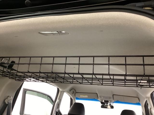 ���Q�b�W���[���㕔�̋�Ԃ�L�����p�ł���u���[�t���b�N�v�𑕔����Ă��܂��B�ߕ���ѕz�ȂǏ���ɂ͋N���ɂ������̂̎��[���ł��܂��B