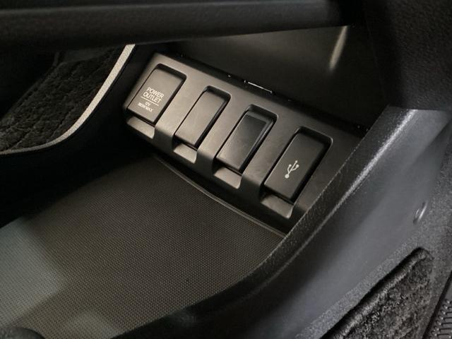 ヴェゼル ハイブリッドＺ・ホンダセンシング　いまコレ＋新品・ドライブレコーダー付　光触媒抗菌消臭施工済　Ｂモニター　ドラレコ付　サイドエアバッグ　ＵＳＢポート　ＶＳＡ　ＬＥＤヘッドランプ　シ－トヒ－タ－　ＡＣ　クルーズコントロール　フルセグ（22枚目）