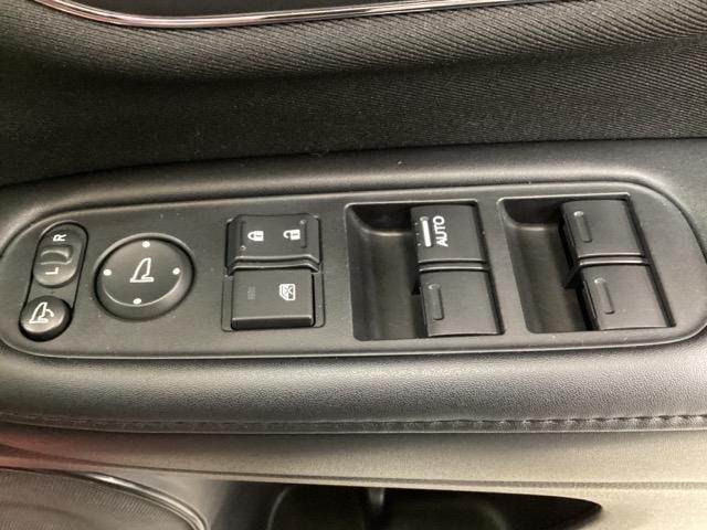 ヴェゼル Ｘ・ホンダセンシング　光触媒抗菌消臭施工済　シートヒーター　ＥＴＣ　ワンセグＴＶ　ＬＥＤヘッドランプ　オートクルーズコントロール　ＵＳＢ　リアカメラ　イモビライザー　横滑り防止　オートエアコン　アイドリングストップ　ＡＢＳ（21枚目）