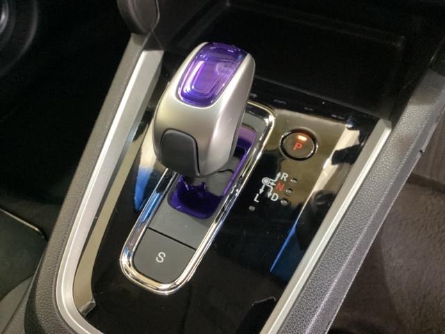 �n�C�u���b�h��p�Z���N�g���o�[�ł��B�V�t�g�`�F���W��d�q�M���ő��M����Z���N�g���o�[���̗p���Ă��܂��̂ŁA�y���ŃX�}�[�g�ȑ�����y���߂܂��B