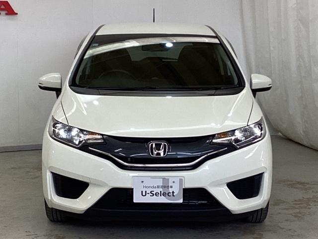 フィット １３Ｇ・Ｆパッケージ　光触媒抗菌消臭施工済　ＥＴＣ　ＵＳＢポート　衝突被害軽減装置　ＷＳＲＳ　ｉストップ　地デジフルセグ　セキュリティー　スマートキープッシュスタート　マニュアルエアコン　ＤＶＤ再生可能　ＶＳＡ　ナビ＆ＴＶ（2枚目）