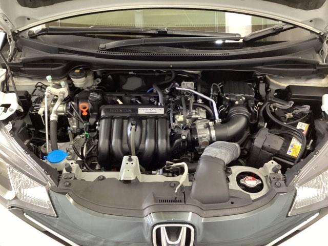 フィット １３Ｇ・Ｆパッケージ　光触媒抗菌消臭施工済　ＥＴＣ　ＵＳＢポート　衝突被害軽減装置　ＷＳＲＳ　ｉストップ　地デジフルセグ　セキュリティー　スマートキープッシュスタート　マニュアルエアコン　ＤＶＤ再生可能　ＶＳＡ　ナビ＆ＴＶ（21枚目）