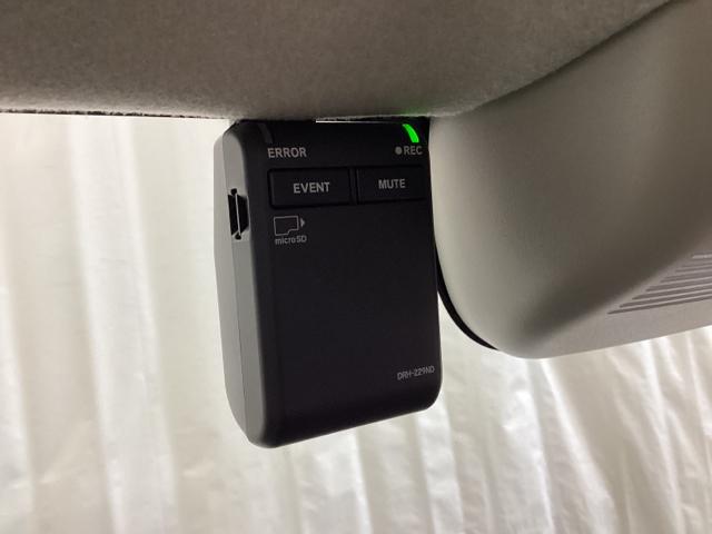 N-BOX ベースグレード 中古スタッドレスタイヤ、純正メモリーナビ、ドライブレコーダー前後装着+ETC付 当社デモカー LEDランプ ブレーキサポート サイドエアバッグ DVD再生 Bカメラ パーキングセンサー フルセグテレビ(20枚目)