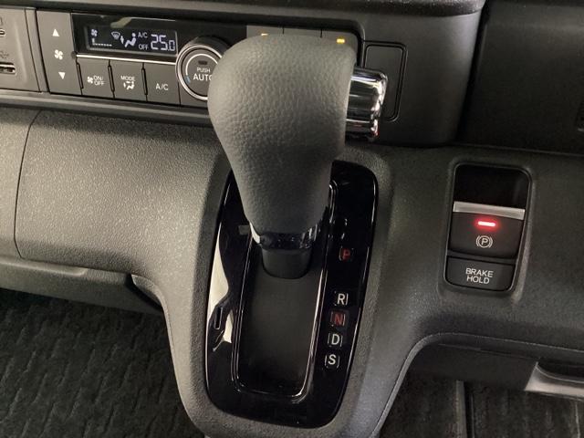 N-BOXカスタム コーディネートスタイル 中古スタッドレスタイヤ、純正メモリーナビ、ドライブレコーダー前後装着+ETC付 当社デモカー 横滑防止 Bカメラ 衝突軽減 オートエアコン ドラレコ パーキングセンサー フルセグTV クルコン 4WD(11枚目)