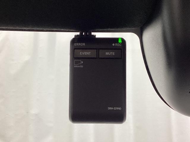 N-BOXカスタム コーディネートスタイル 中古スタッドレスタイヤ、純正メモリーナビ、ドライブレコーダー前後装着+ETC付 当社デモカー 横滑防止 Bカメラ 衝突軽減 オートエアコン ドラレコ パーキングセンサー フルセグTV クルコン 4WD(21枚目)