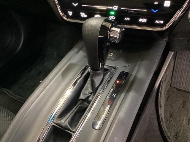 ヴェゼル Ｘ・ホンダセンシング　光触媒抗菌消臭施工済　シートヒーター　ＥＴＣ　ＬＥＤヘッドランプ　オートクルーズコントロール　ＵＳＢ　リアカメラ　イモビライザー　横滑り防止　オートエアコン　アイドリングストップ　運転席エアバッグ（8枚目）