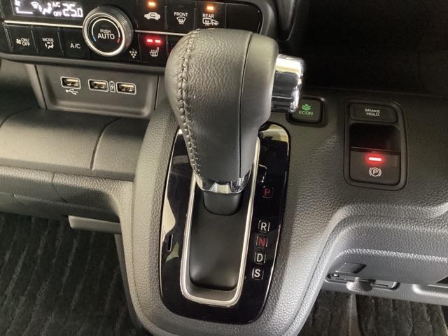 Ｎ－ＷＧＮカスタム Ｌ・ターボ　中古スタッドレスタイヤ、純正メモリーナビ、ドライブレコーダー前後装着＋ＥＴＣ付　当社デモカー　１オーナー　ターボ車　盗難防止システム　ベンチシート　ＬＥＤ　コーナーセンサー　横滑り防止機能　ＤＶＤ再生（10枚目）