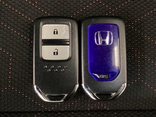 フィットハイブリッド Ｓパッケージ　光触媒抗菌消臭施工済　ＭＴモード　ＥＴＣ　バックモニター　ＡＢＳ　オートクルーズ　地デジ　スマキー　ＡＡＣ　ＬＥＤヘッドランプ　盗難防止装置　キーレスエントリー　アイドリングストップ　４ＷＤ　ＥＳＣ（14枚目）