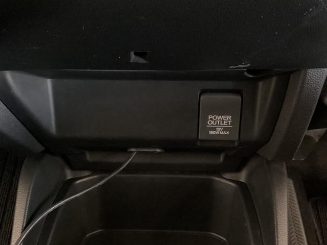 フィットハイブリッド Ｓパッケージ　光触媒抗菌消臭施工済　ＭＴモード　ＥＴＣ　バックモニター　ＡＢＳ　オートクルーズ　地デジ　スマキー　ＡＡＣ　ＬＥＤヘッドランプ　盗難防止装置　キーレスエントリー　アイドリングストップ　４ＷＤ　ＥＳＣ（17枚目）