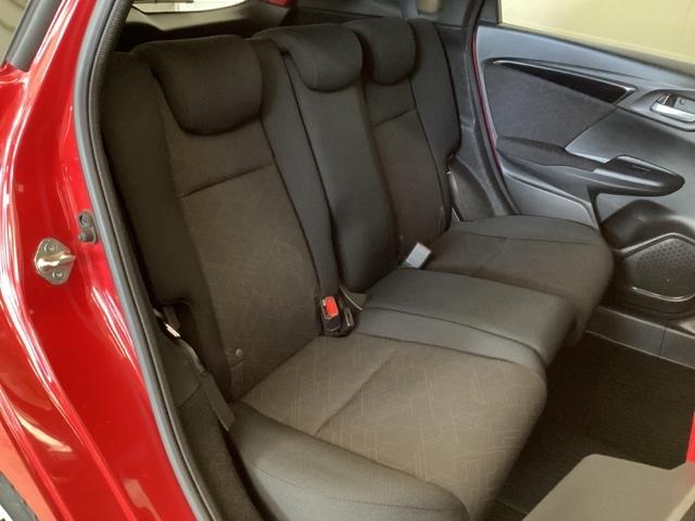 フィットハイブリッド Ｓパッケージ　光触媒抗菌消臭施工済　ＭＴモード　ＥＴＣ　バックモニター　ＡＢＳ　オートクルーズ　地デジ　スマキー　ＡＡＣ　ＬＥＤヘッドランプ　盗難防止装置　キーレスエントリー　アイドリングストップ　４ＷＤ　ＥＳＣ（20枚目）