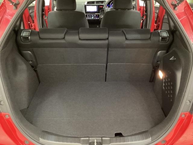 フィットハイブリッド Ｓパッケージ　光触媒抗菌消臭施工済　ＭＴモード　ＥＴＣ　バックモニター　ＡＢＳ　オートクルーズ　地デジ　スマキー　ＡＡＣ　ＬＥＤヘッドランプ　盗難防止装置　キーレスエントリー　アイドリングストップ　４ＷＤ　ＥＳＣ（21枚目）