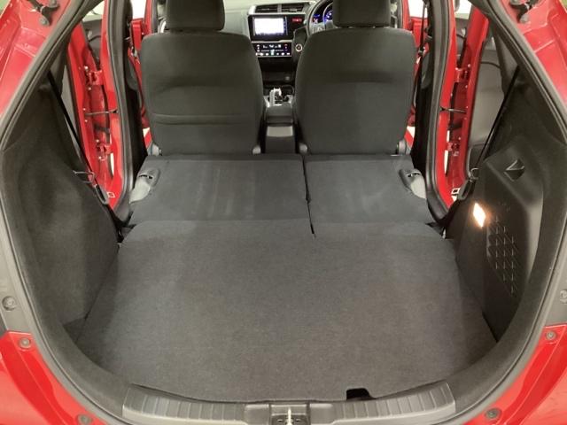 フィットハイブリッド Ｓパッケージ　光触媒抗菌消臭施工済　ＭＴモード　ＥＴＣ　バックモニター　ＡＢＳ　オートクルーズ　地デジ　スマキー　ＡＡＣ　ＬＥＤヘッドランプ　盗難防止装置　キーレスエントリー　アイドリングストップ　４ＷＤ　ＥＳＣ（22枚目）