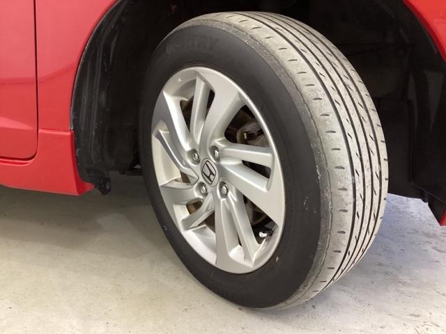 フィットハイブリッド Ｓパッケージ　光触媒抗菌消臭施工済　ＭＴモード　ＥＴＣ　バックモニター　ＡＢＳ　オートクルーズ　地デジ　スマキー　ＡＡＣ　ＬＥＤヘッドランプ　盗難防止装置　キーレスエントリー　アイドリングストップ　４ＷＤ　ＥＳＣ（24枚目）