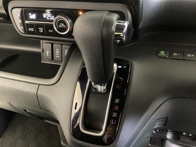 Ｎ－ＢＯＸカスタム Ｇ・Ｌホンダセンシング　光触媒抗菌消臭施工済　エンジンスターター　シートヒーター　ＥＴＣ　ナビ・ＴＶ　ＥＳＣ　ＣＭＢＳ　Ｂカメ　カーテンエアバック　ＰＳ　フルタイム４ＷＤ　パワーウィンドウ　インテリジェントキー　エアコン（8枚目）