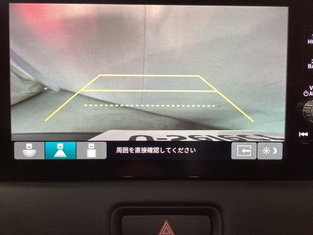 �o�b�N�ł̎Ԍɓ�������S�ł��I�@���A�J�������t���Ă���o�b�N���j�^�[�t�̃i�r�f�B�X�v���[�𑕔����Ă���܂��B����������Ă��苗��������ʂ���m�F�ł��܂��B