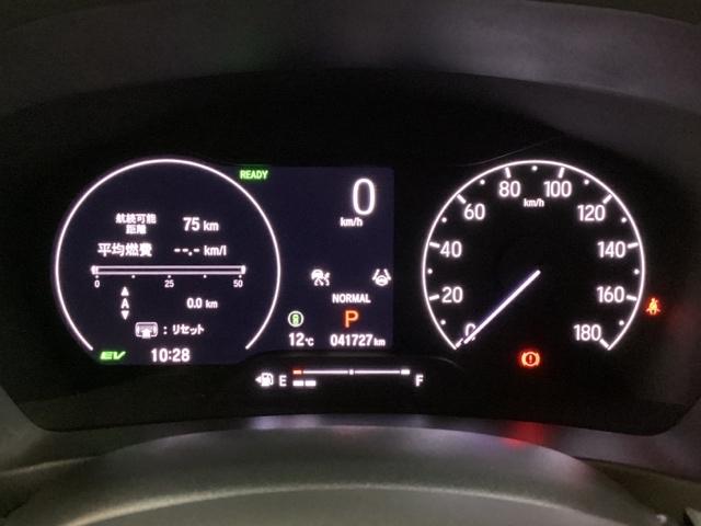 �n�C�u���b�g�Ԑ�p�̃��[�^�[�ł��B�E���̑�^�X�s�[�h���[�^�[�ɉ����A�X�e�A�����O�X�C�b�`���g���č��̃}���`�C���t�H���[�V�����E�f�B�X�v���C�ŔR��⓮�͓`�B�Ȃǂ̏�񂪌����悤�ɂȂ��Ă��܂��B