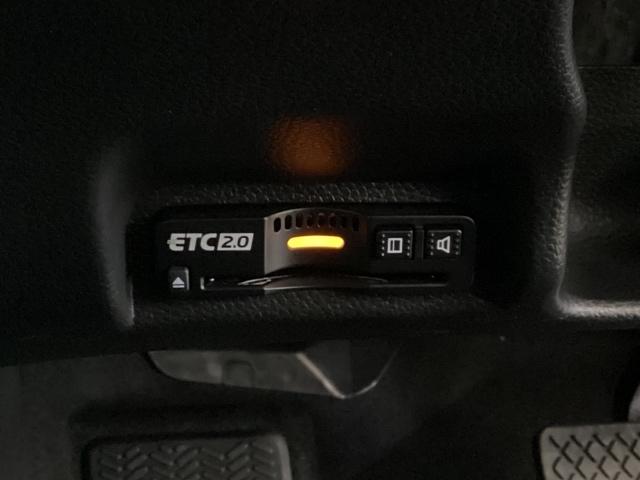 �n���h���̍����ɂd�s�b�Q�D�O�����Ă��܂��B�������H�̗������̒ʉ߂��y�X�ł��I�B�@�J�[�h�̎��o�������₷���ꏊ�ɂ��Ă��܂��B