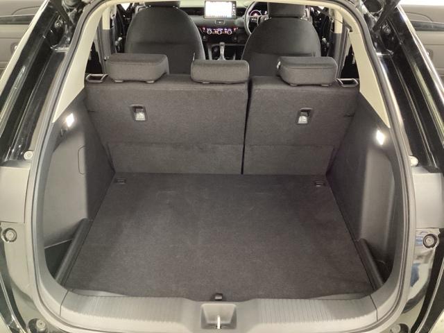 ���Q�b�W���L���g���₷���g�����N�́A�J�������L���ו��̐ς݉��낵�����₷�����ԂƂȂ��Ă���܂��B���A�V�[�g�̔w������͂U�F�S�̊����ŕ������ĉ|�ł���̂ŁA�������ו��Ȃǂ��ڂ��邱�Ƃ��ł��܂��B